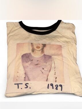 Taylor Swift 1989 Tour Tshirt
